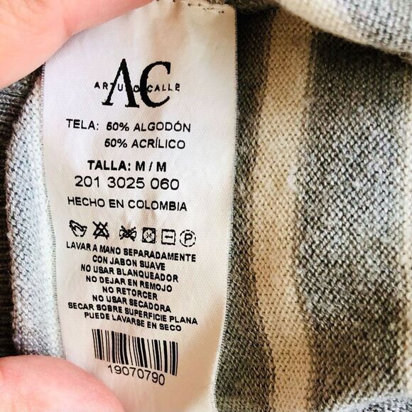 Arturo Calle Grey and White Striped V-neck Sweater - Picture 8 of 8